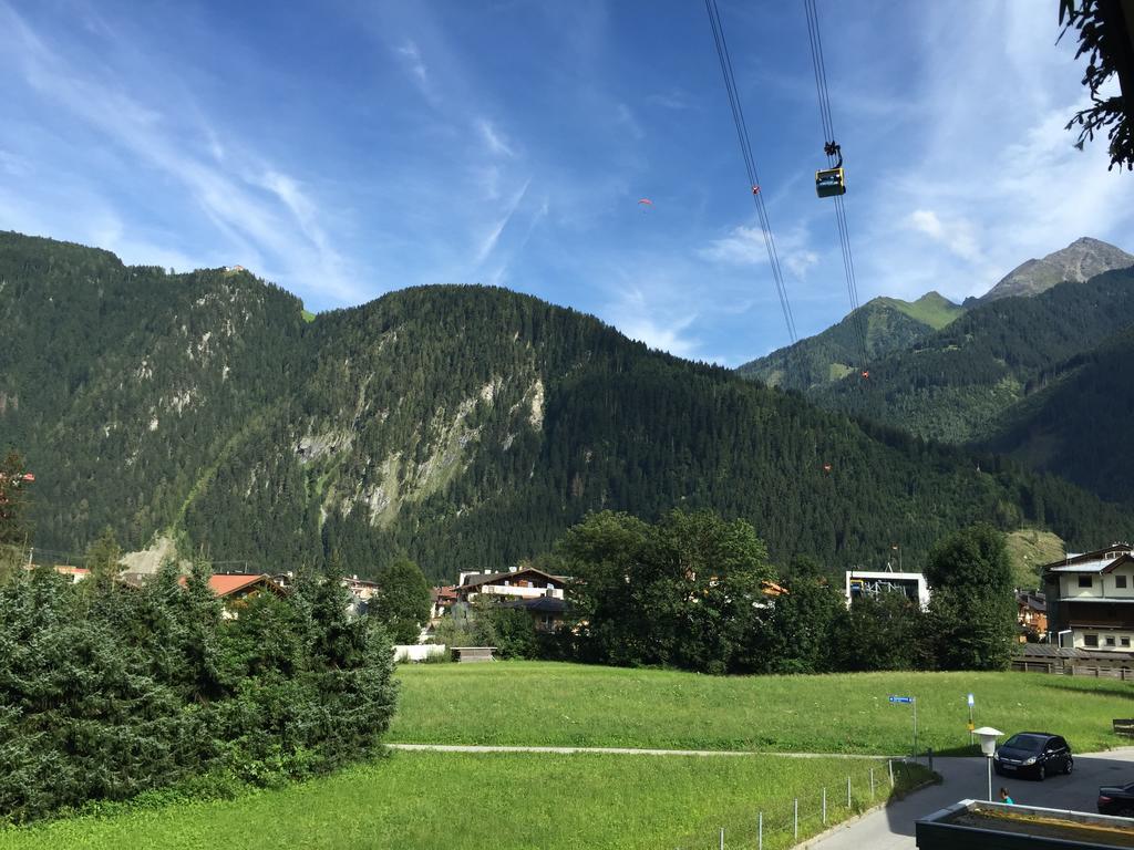 Royal Waldfeld Apartment Mayrhofen Bagian luar foto