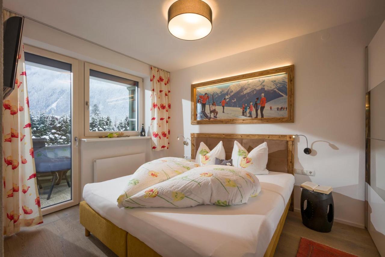 Royal Waldfeld Apartment Mayrhofen Bagian luar foto