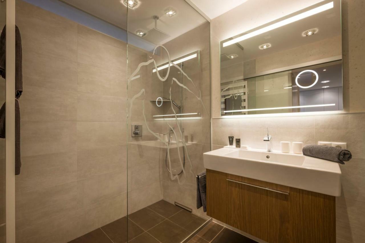 Royal Waldfeld Apartment Mayrhofen Bagian luar foto